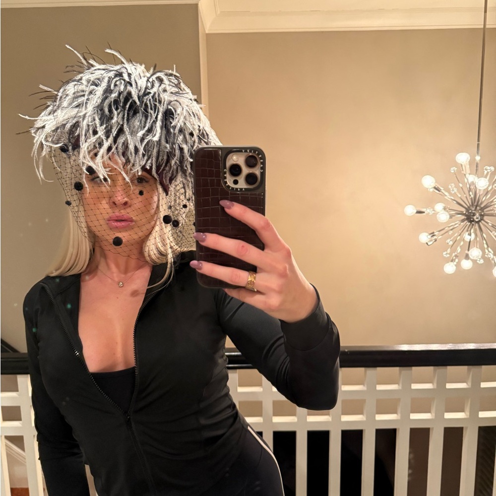 Chic Black and White Feathered Hat with Veil